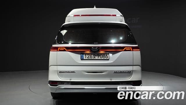 Kia Carnival 2021 — ფოტო 4/20