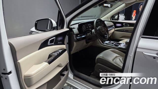 Kia Carnival 2021 — ფოტო 10/20