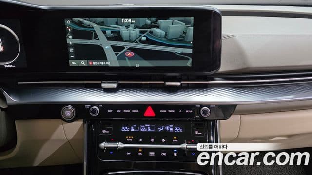 Kia Carnival 2021 — ფოტო 15/20