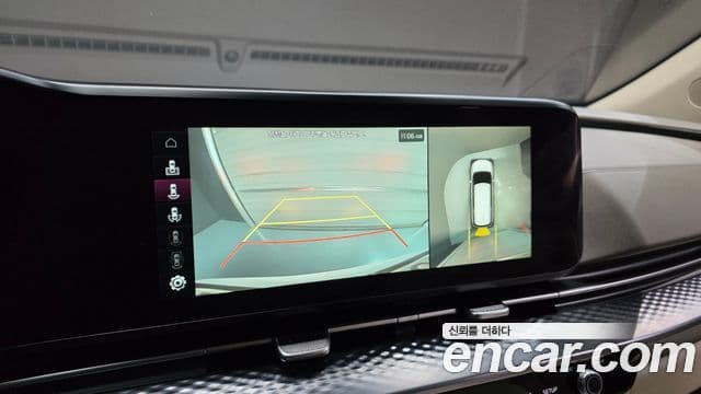 Kia Carnival 2021 — ფოტო 16/20