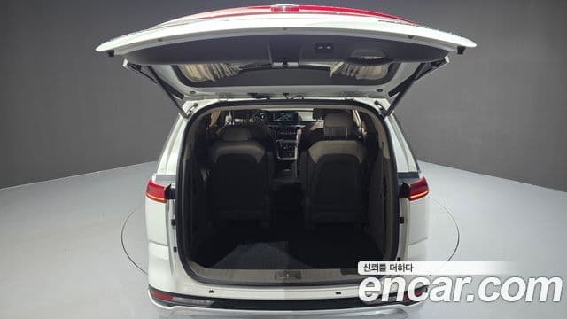 Kia Carnival 2021 — ფოტო 20/20