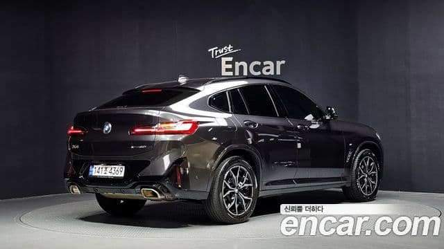 BMW X4 2022 — Фото 2/20