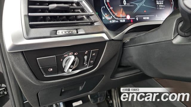 BMW X4 2022 — Şəkil 7/31