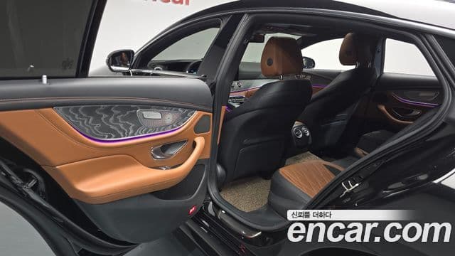 Mercedes-Benz AMG GT 2023 — Photo 15/31