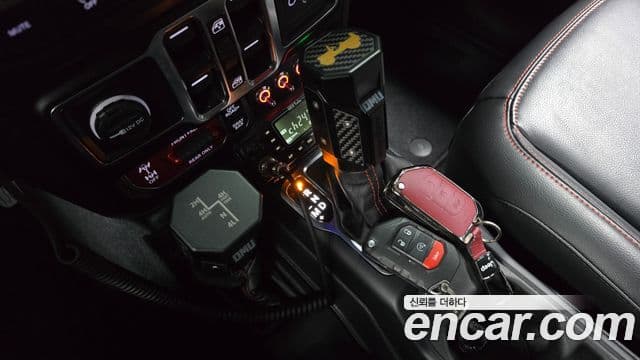 Jeep Wrangler 2023 — Şəkil 8/20