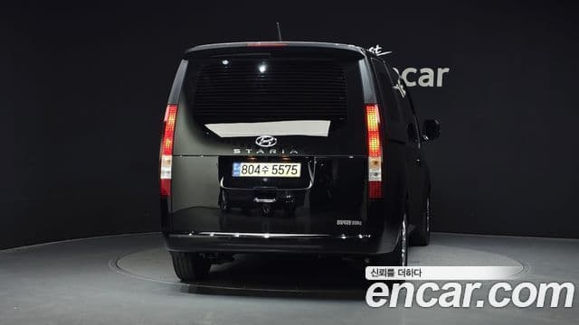 Hyundai Staria 2022 — ფოტო 4/20