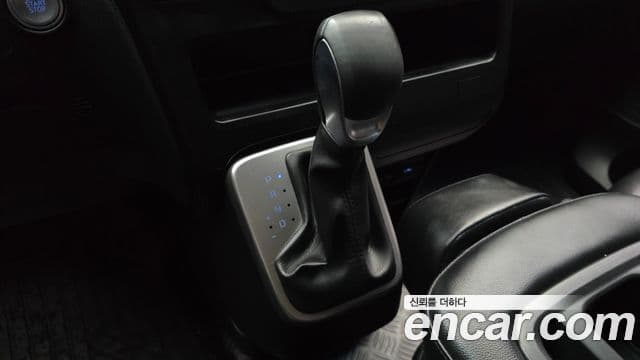Hyundai Staria 2022 — ფოტო 9/20