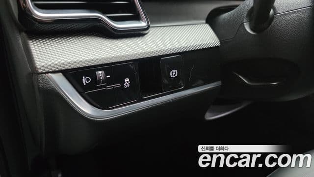 Kia Sportage 2022 — ფოტო 14/20