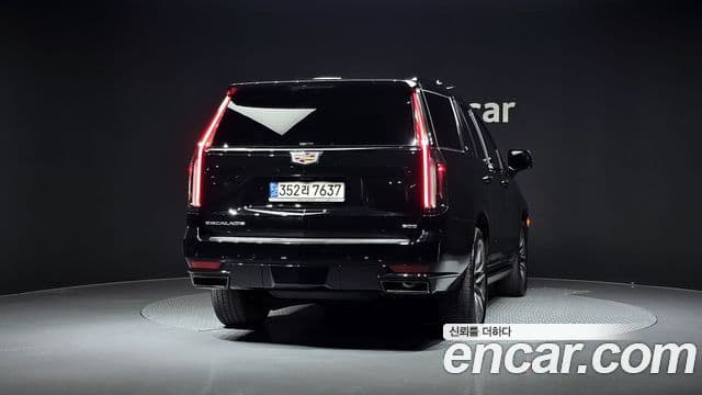 Cadillac Escalade 2022 — ფოტო 4/20