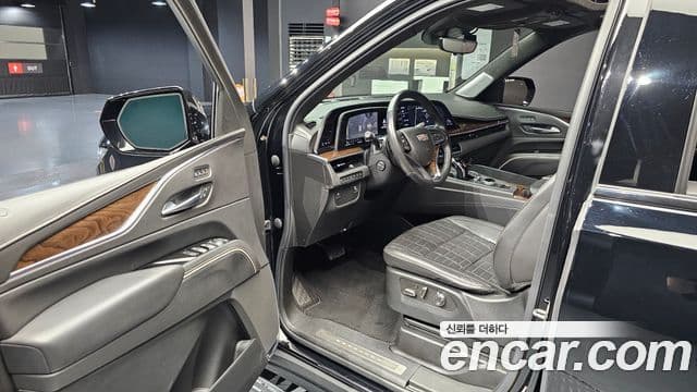 Cadillac Escalade 2022 — ფოტო 10/20