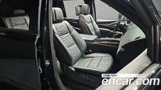 Cadillac Escalade 2022 — ფოტო 12/20