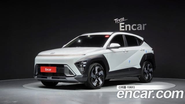 Hyundai Kona 2023 — Фото 1/20