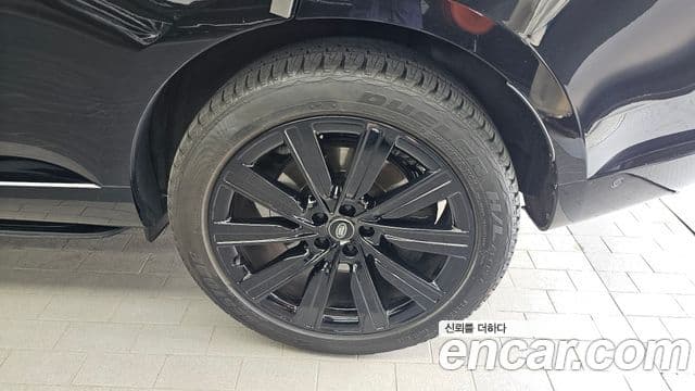 Land Rover Range Rover 2022 — Photo 19/40