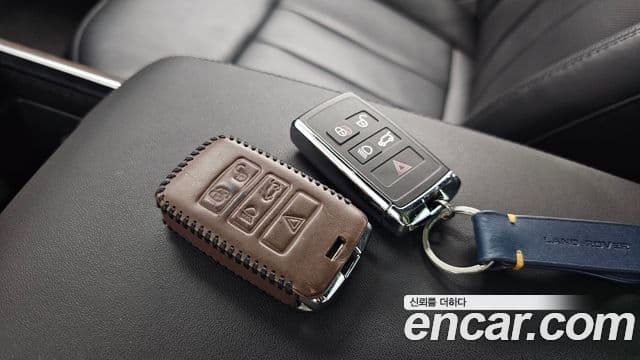 Land Rover Range Rover 2022 — Photo 6/40