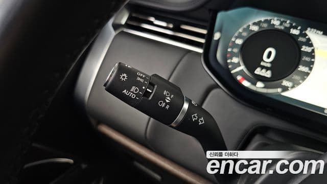 Land Rover Range Rover 2022 — Photo 33/40