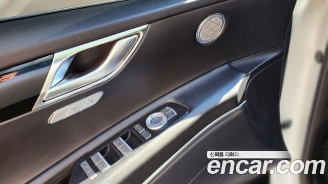 Genesis GV80 2024 — фото 12 из 14