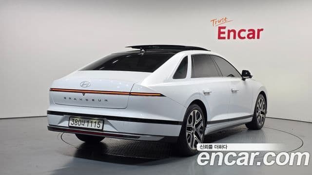 Hyundai Grandeur 2024 — ფოტო 2/20