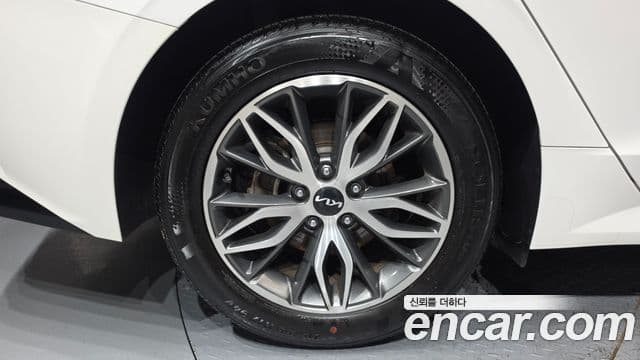 Kia K5 2023 — ფოტო 4/20