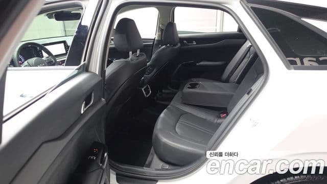 Kia K5 2023 — ფოტო 10/20