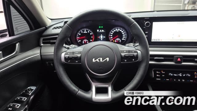 Kia K5 2023 — ფოტო 12/20