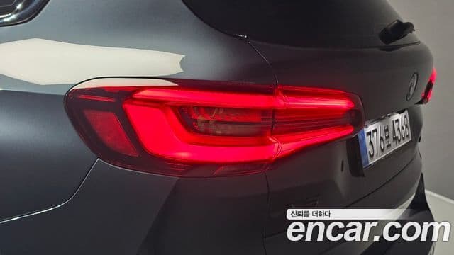 BMW X5 2022 — Photo 11/32
