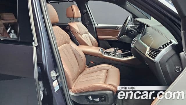 BMW X5 2022 — Photo 19/32