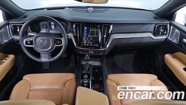 Volvo V60 Cross Country 2019 — Фото 7/20