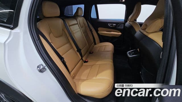 Volvo V60 Cross Country 2019 — Фото 11/20