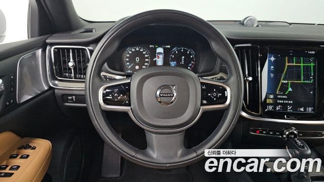 Volvo V60 Cross Country 2019 — Фото 13/20