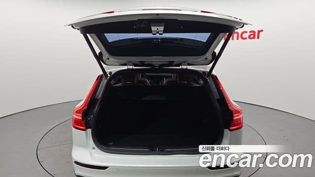 Volvo V60 Cross Country 2019 — Фото 20/20
