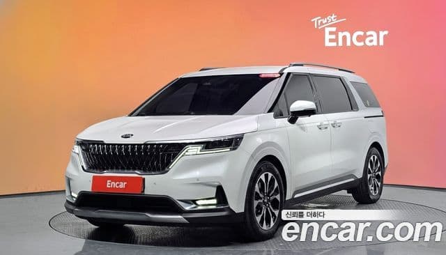 Kia Carnival 2020 — Фото 1/20