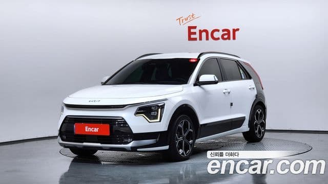 Kia Niro 2022 — Фото 1/20