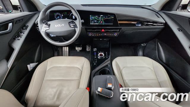 Kia Niro 2022 — Фото 7/20