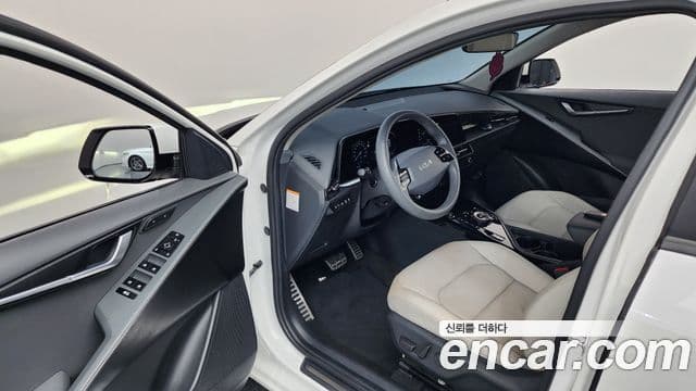 Kia Niro 2022 — Фото 10/20