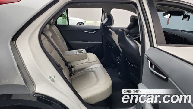 Kia Niro 2022 — Фото 11/20