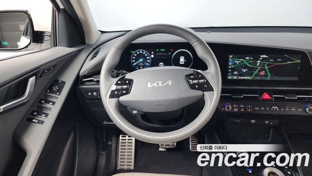 Kia Niro 2022 — Фото 13/20