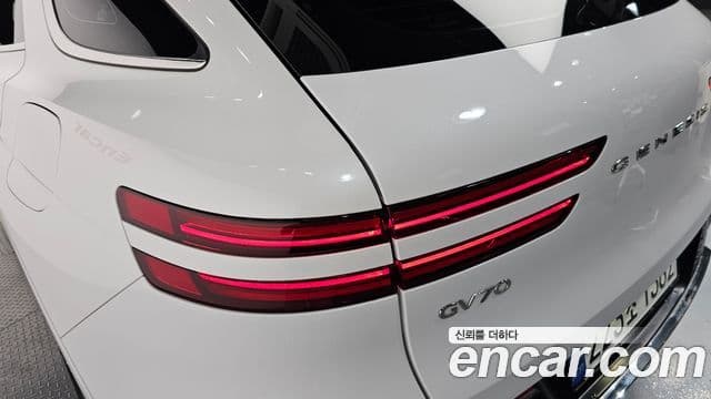 Genesis GV70 2022 — Photo 6/31