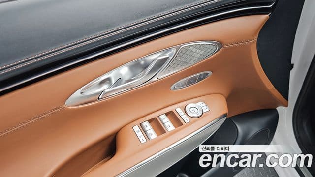 Genesis GV70 2022 — Photo 22/31