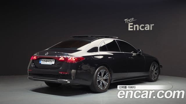 Mercedes-Benz E-Class 2024 — ფოტო 2/20