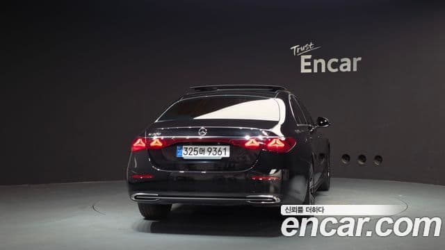 Mercedes-Benz E-Class 2024 — ფოტო 4/20