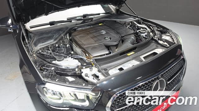 Mercedes-Benz E-Class 2024 — ფოტო 6/20