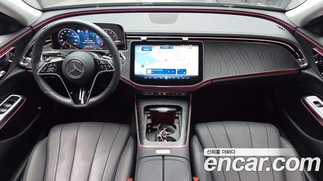 Mercedes-Benz E-Class 2024 — ფოტო 7/20
