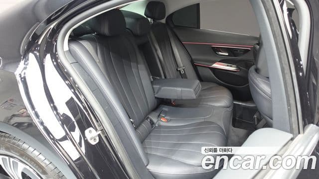 Mercedes-Benz E-Class 2024 — ფოტო 12/20
