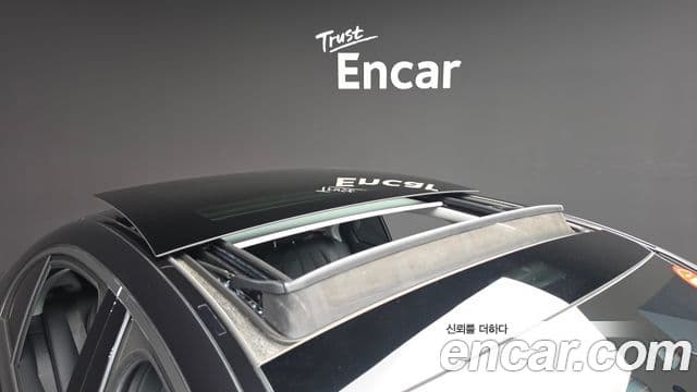 Mercedes-Benz E-Class 2024 — ფოტო 20/20