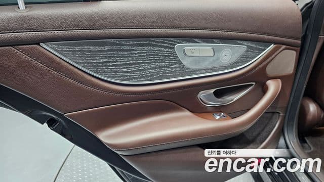 Mercedes-Benz CLS-Class 2021 — Photo 24/34