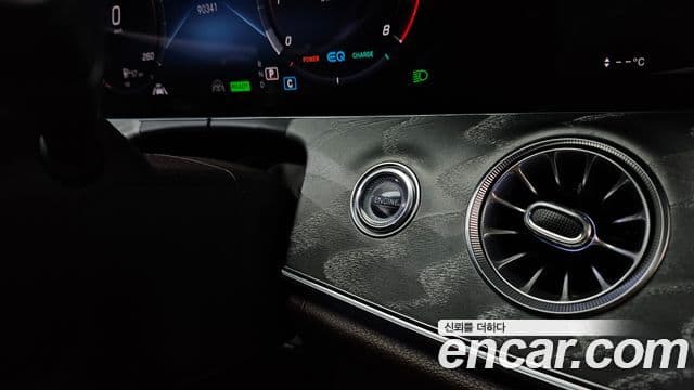 Mercedes-Benz CLS-Class 2021 — Photo 7/34