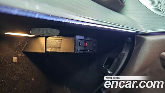 Mercedes-Benz CLS-Class 2021 — Photo 33/34