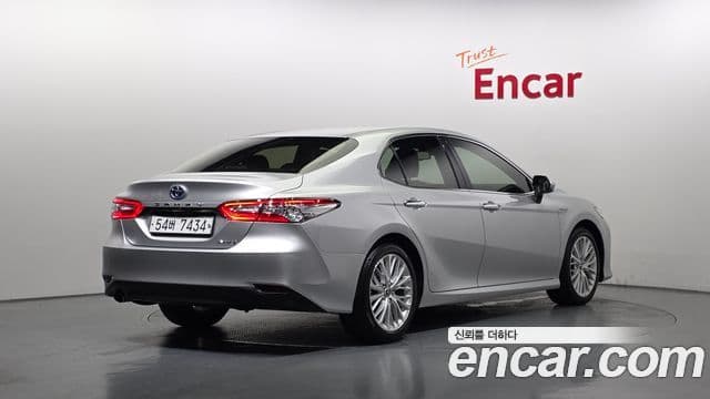 Toyota Camry 2018 — Şəkil 1/20