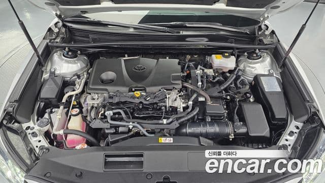Toyota Camry 2018 — Şəkil 17/20