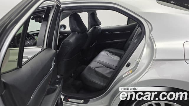 Toyota Camry 2018 — Şəkil 3/20